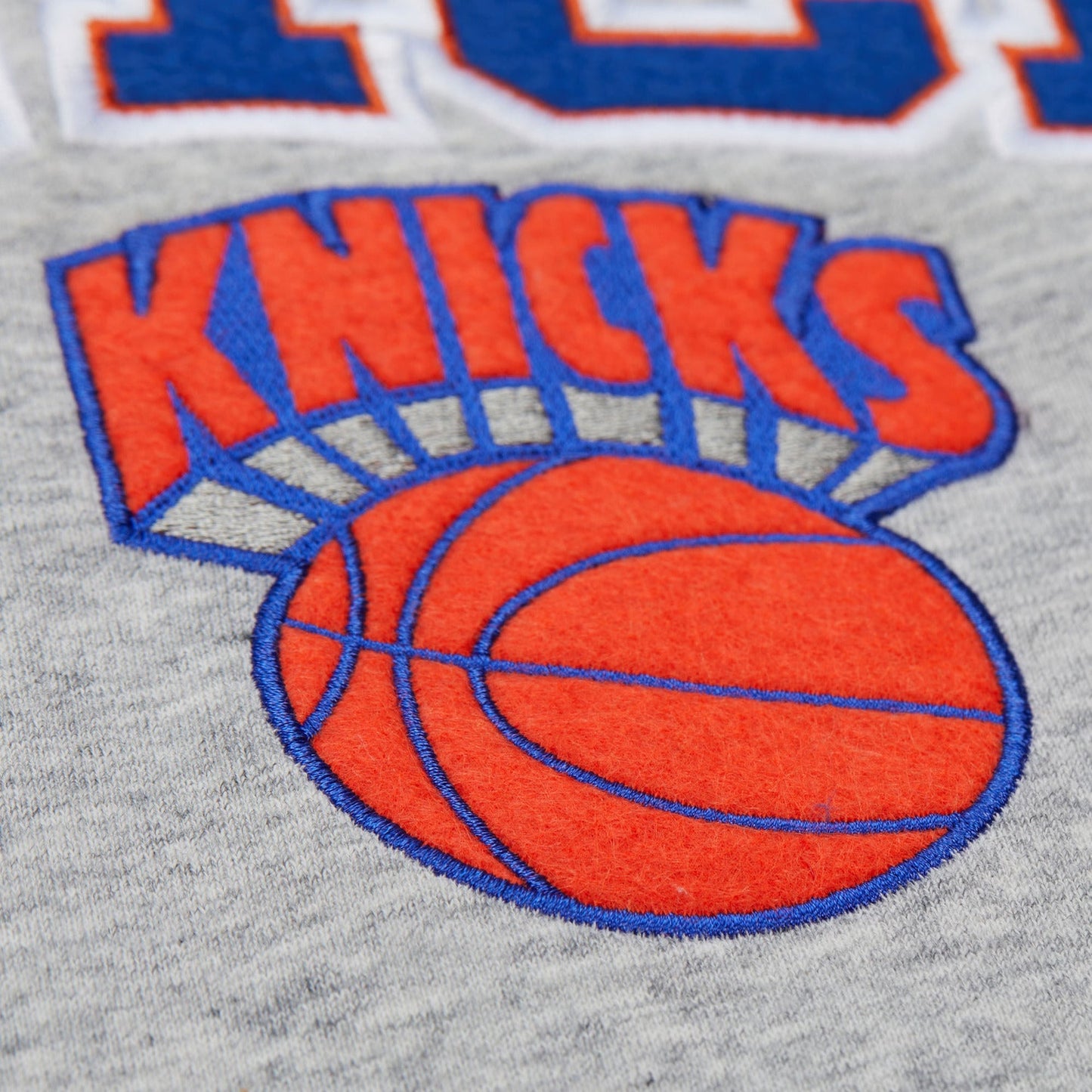 Mitchell & Ness Knicks Vintage Throw It Back Fleece Crew