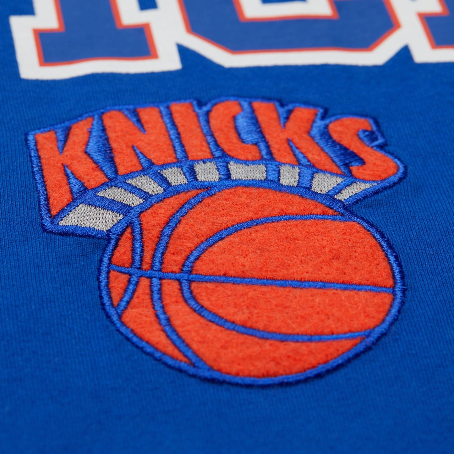 Mitchell & Ness Knicks Vintage Throw It Back Tee